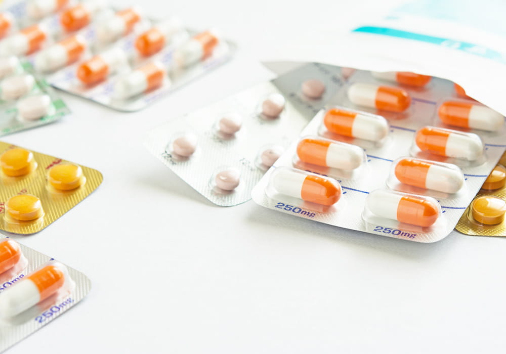 お肌のお悩みや症状に合わせて自費診療にも対応